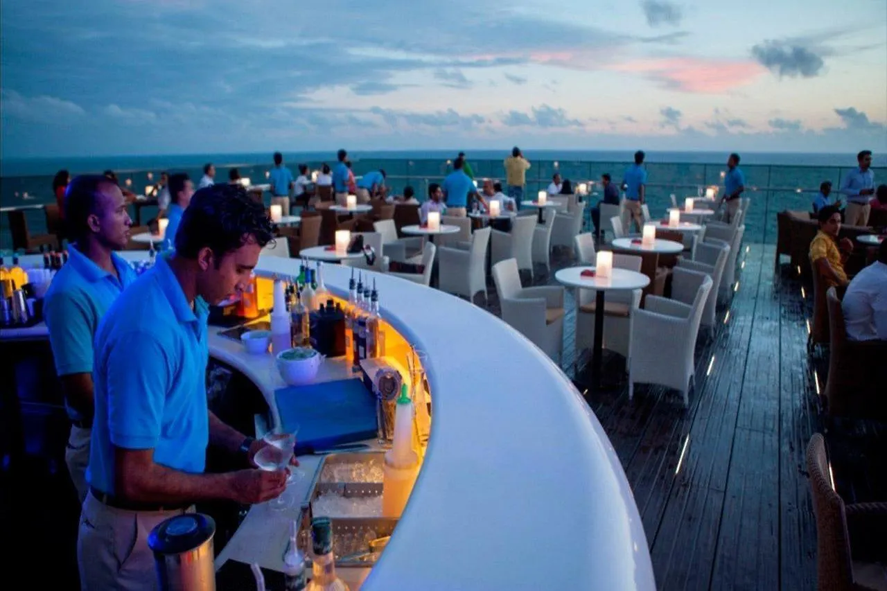 Radisson Hotel Colombo 4*,